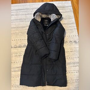 Hollister Black and Gray Puffer Jacket